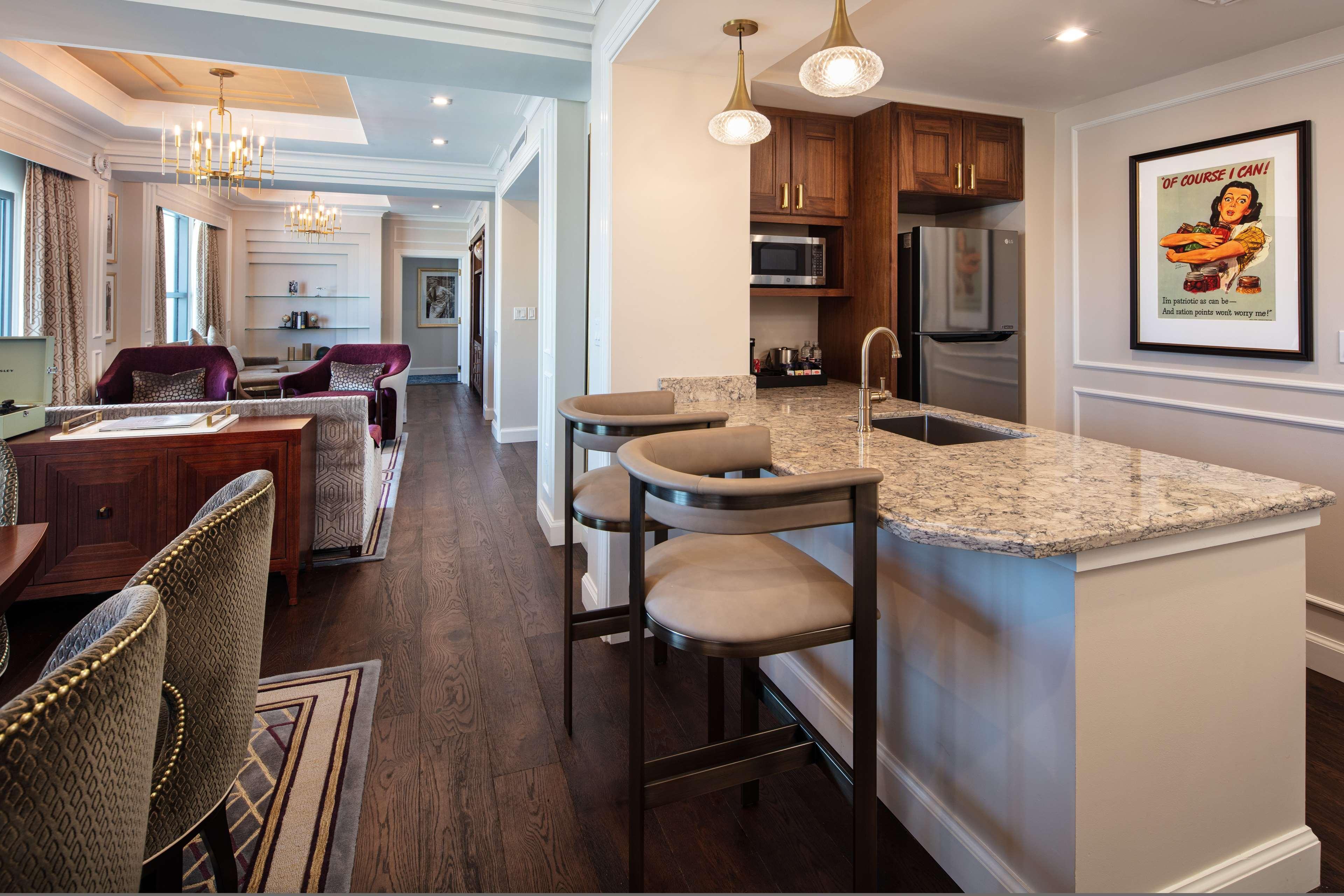 The Higgins Hotel New Orleans, Curio Collection By Hilton Екстер'єр фото