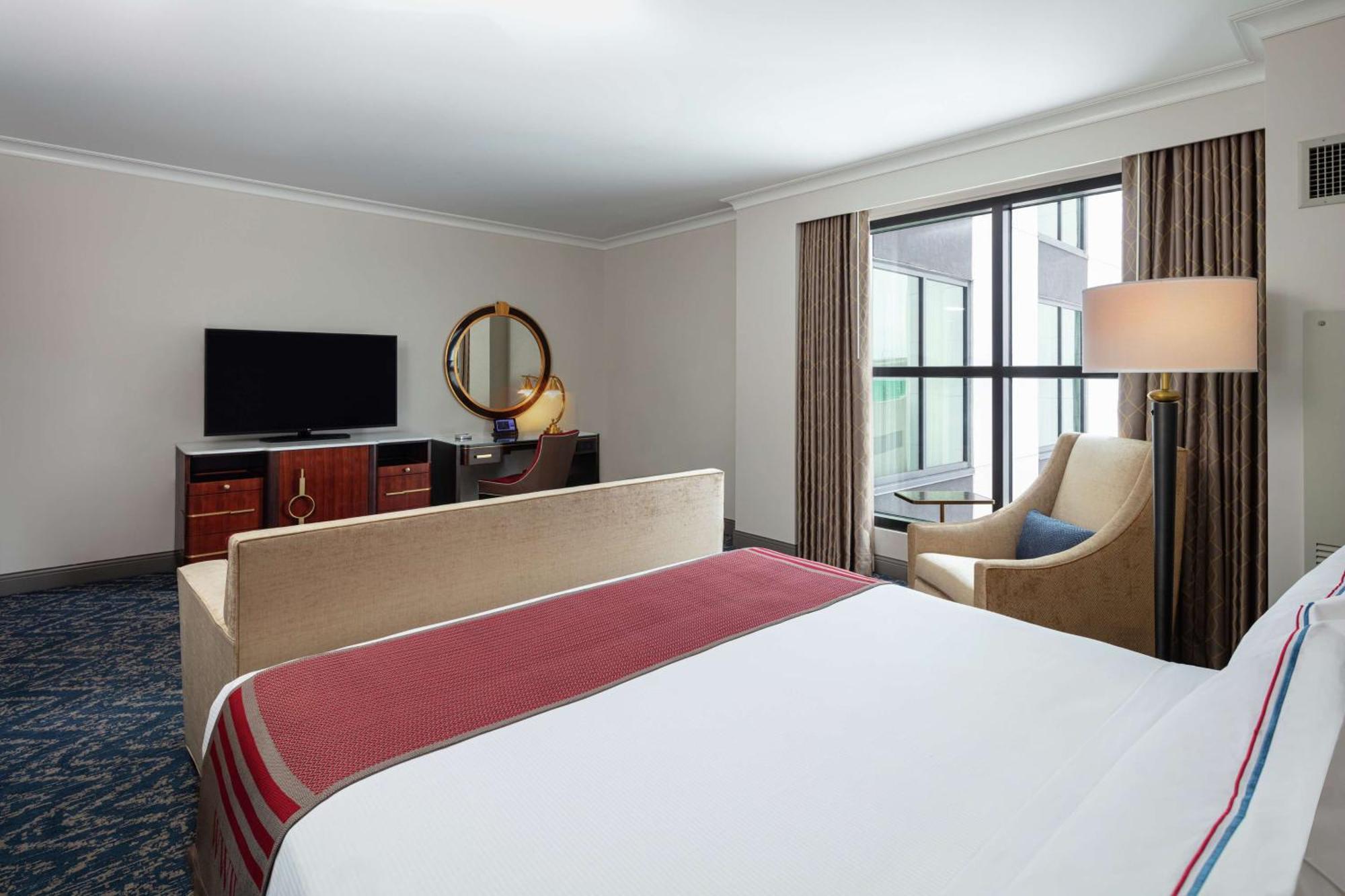 The Higgins Hotel New Orleans, Curio Collection By Hilton Екстер'єр фото