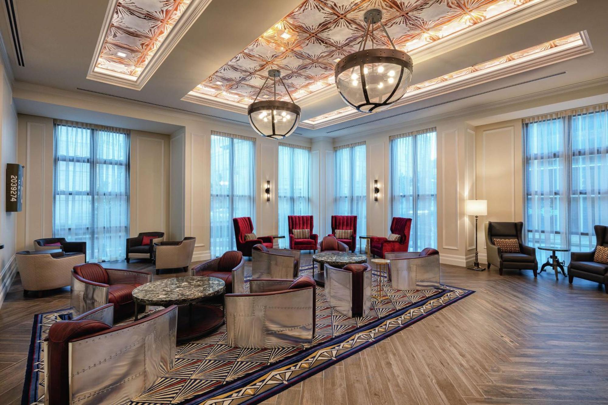 The Higgins Hotel New Orleans, Curio Collection By Hilton Екстер'єр фото
