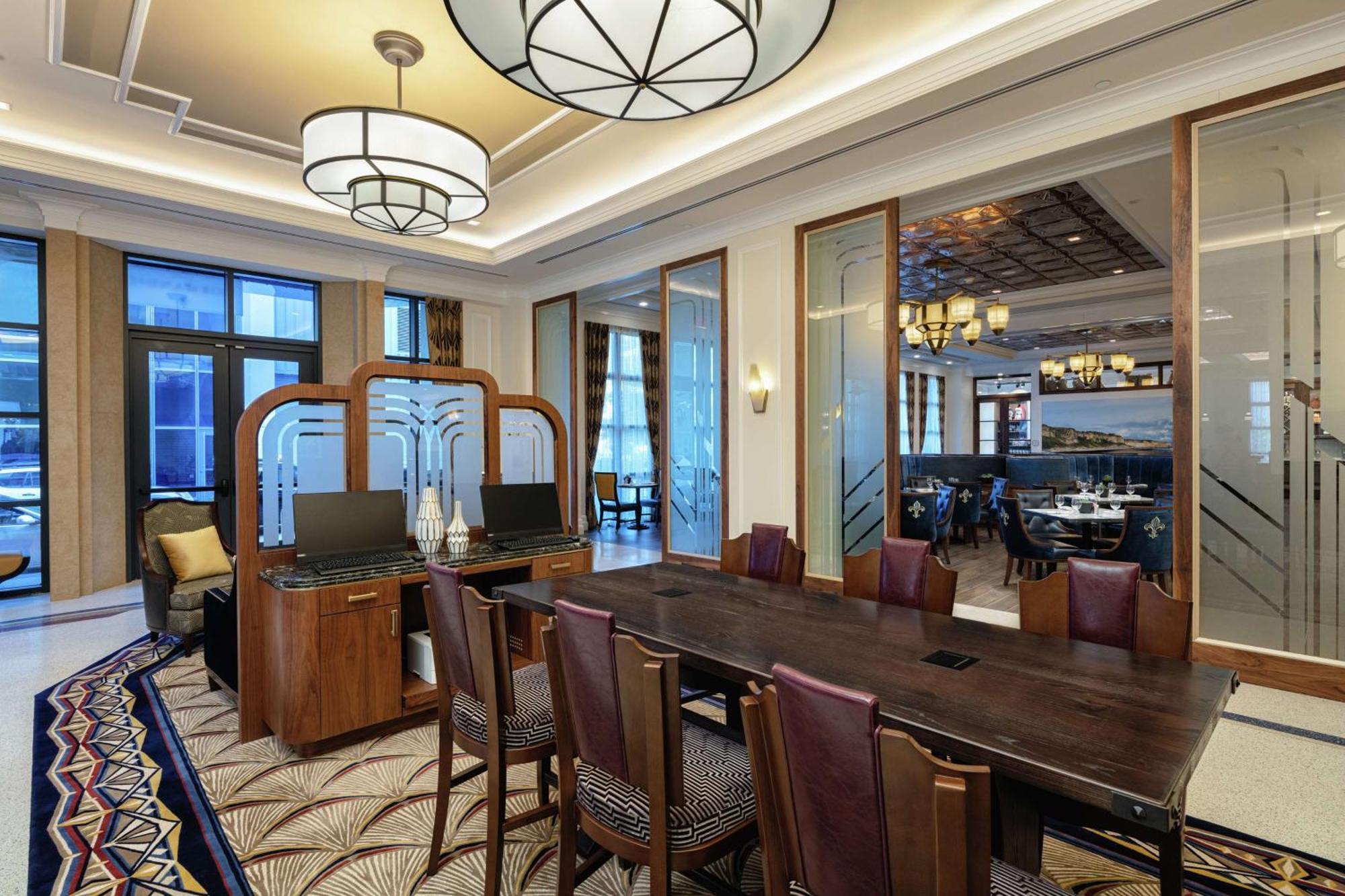 The Higgins Hotel New Orleans, Curio Collection By Hilton Екстер'єр фото